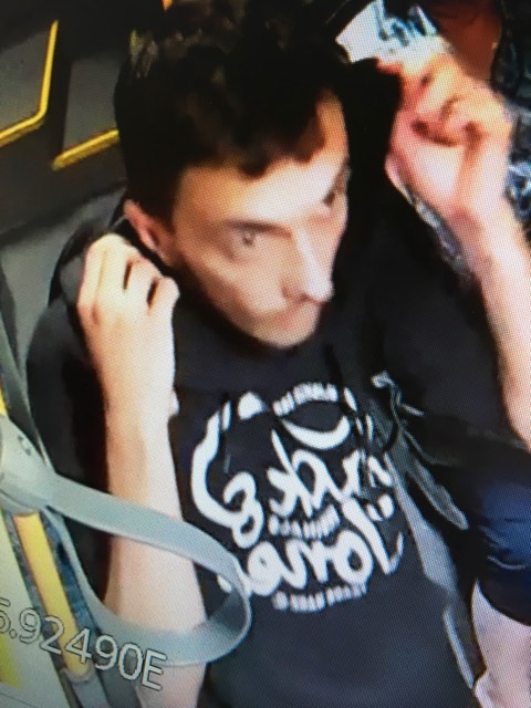 Profil de vandal liber frumos și distrugător de bunuri publice